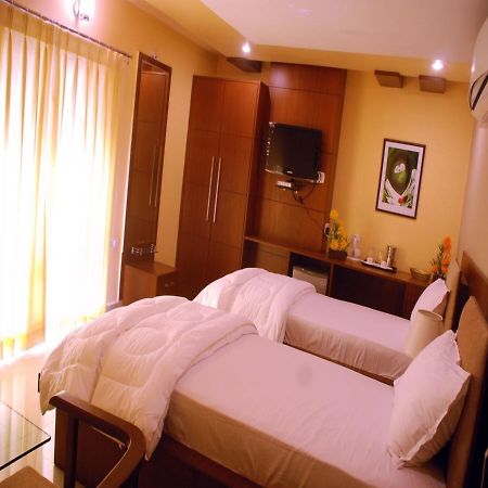 Hotel Sri Madhura Inn Haïdarabad Extérieur photo