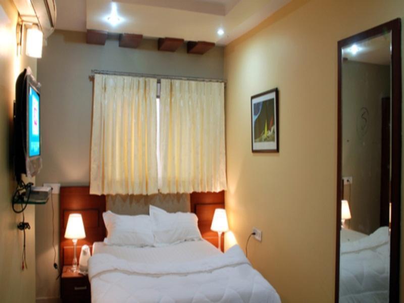 Hotel Sri Madhura Inn Haïdarabad Extérieur photo